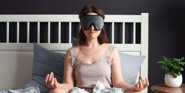 7 Ways to Calm Your Mind Before Bed